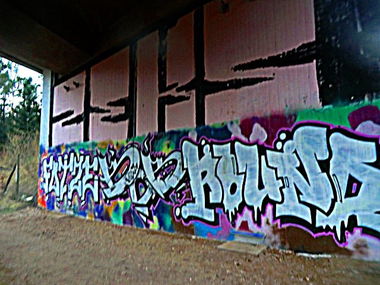 Graffiti Wall - Photo by Rames - zeks, brd, round
