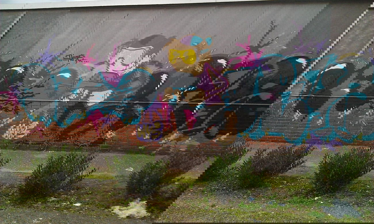 Graffiti Wall - Photo by Rames - shop, jbcb, wys