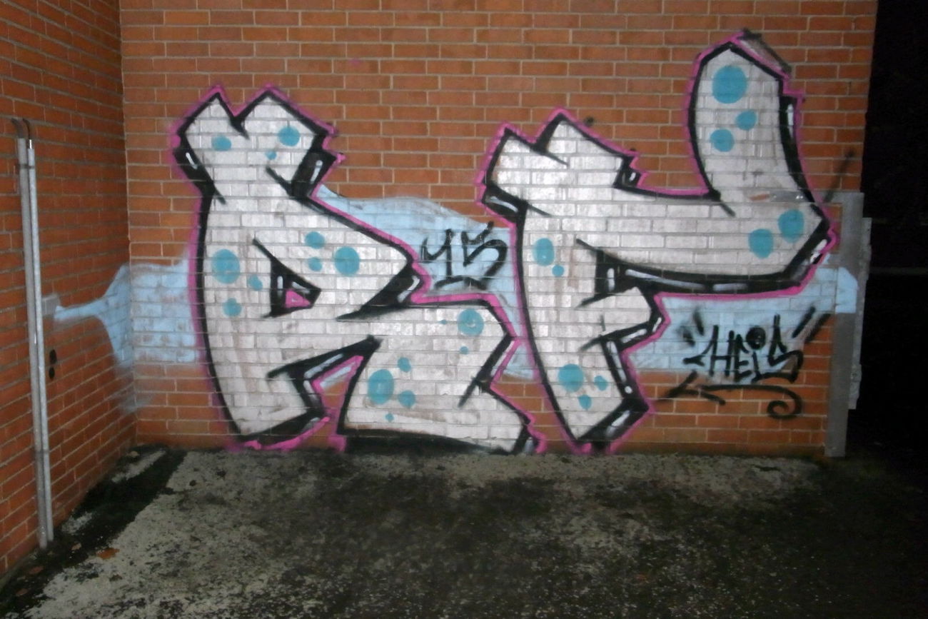 Graffiti Bombing - Photo by Rastrf - rf, heis, lüneburg