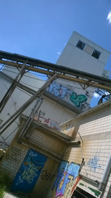 Graffiti Wall - Photo by Rastrf - rf, up