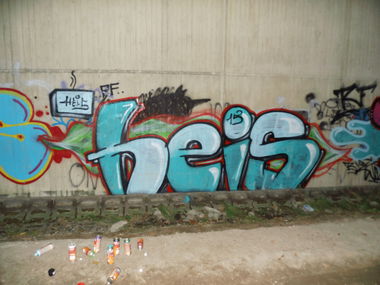 Graffiti Wall - Photo by Rastrf - rf, heis