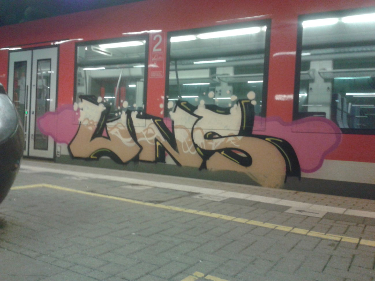 Graffiti Train - Photo by Rastrf - lns