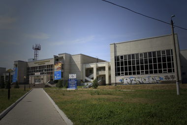 Graffiti Bombing in Tula - Photo by RayOne - block, rayone, aznob (2012)