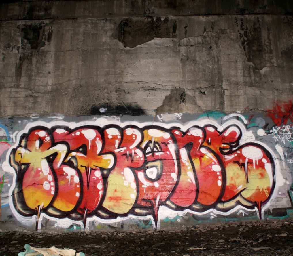 Graffiti Wall in Tula - Photo by RayOne - rayone, aznob (2012)
