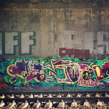 Graffiti Bombing in Tula - Photo by RayOne - aznob, crew, rayone (2014)