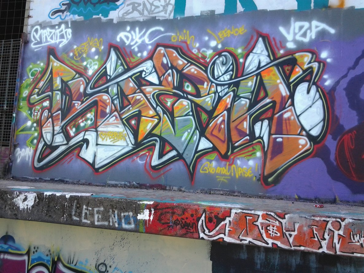 Graffiti Wall in Oldenburg - Photo by Razional - razia, vza, ditc (3014)
