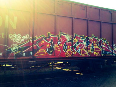Graffiti Train - Photo by Razional - jugo, vza