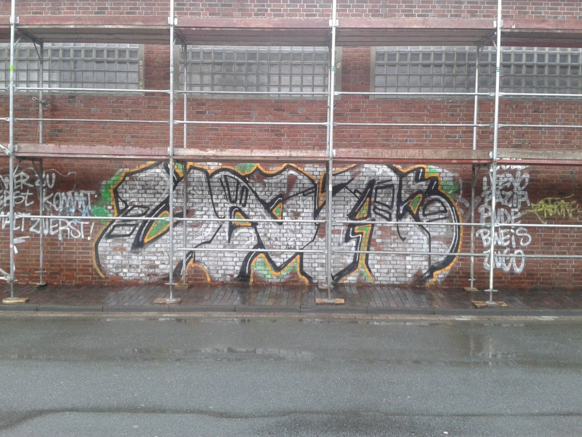 Graffiti Wall - Photo by Razional - VZA