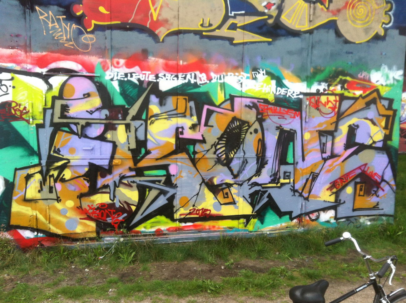 Graffiti Wall - Photo by Razional - IKONE, BWEIS, VZA