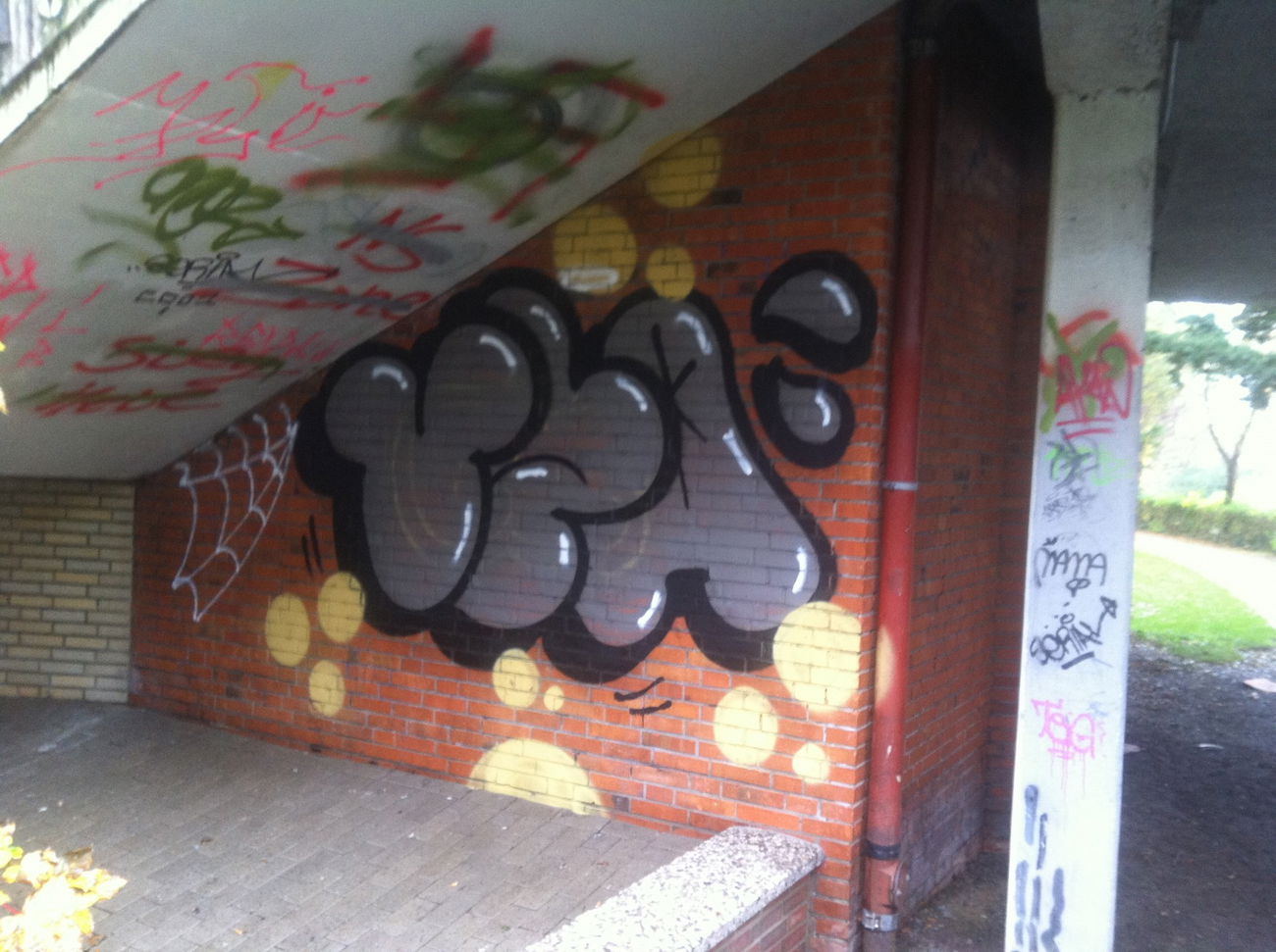 Graffiti Wall in Oldenburg - Photo by Razional - VZA, LEENO