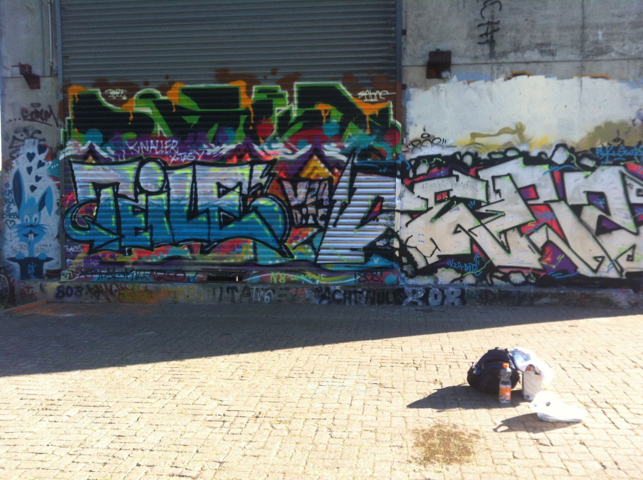 Graffiti Bombing - Photo by Razional - VZA, SWK, DITC