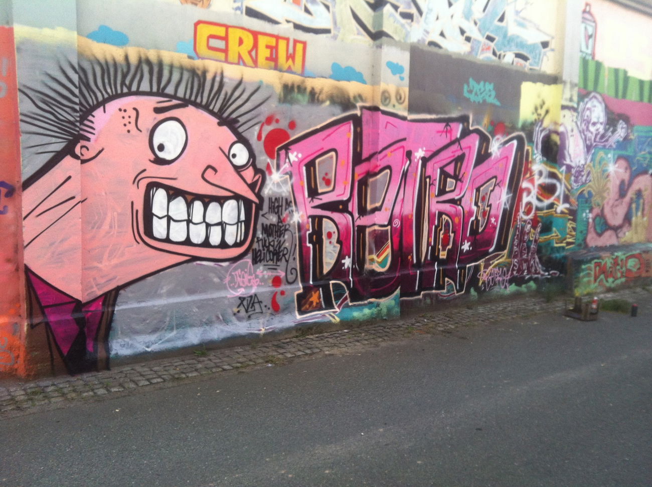 Graffiti Wall in Bremen - Photo by Razional - VZA