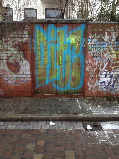 Graffiti Bombing - Photo by Razional - ditc