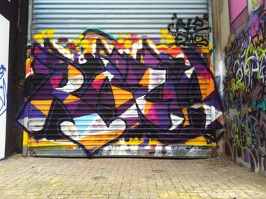 Graffiti Wall - Photo by Razional - URAN, VZA