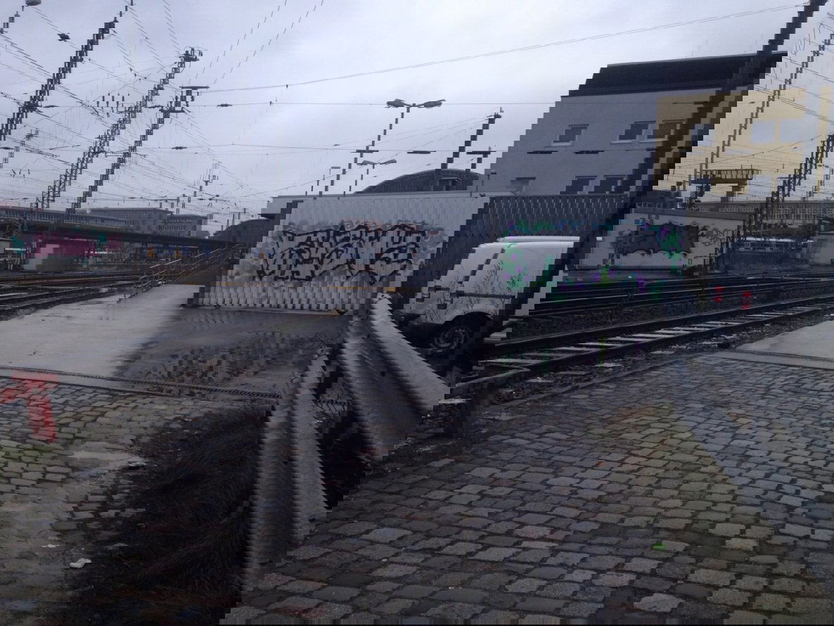 Graffiti Bombing - Photo by Razional - vza, swk