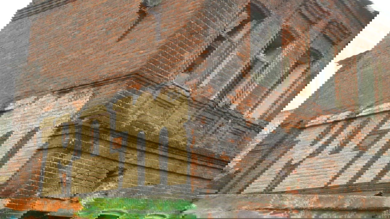 Graffiti Wall - Photo by RealDopeTrip - Kolya (2012)