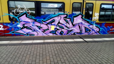 Graffiti Train - Photo by RealGOG - PESD, QB