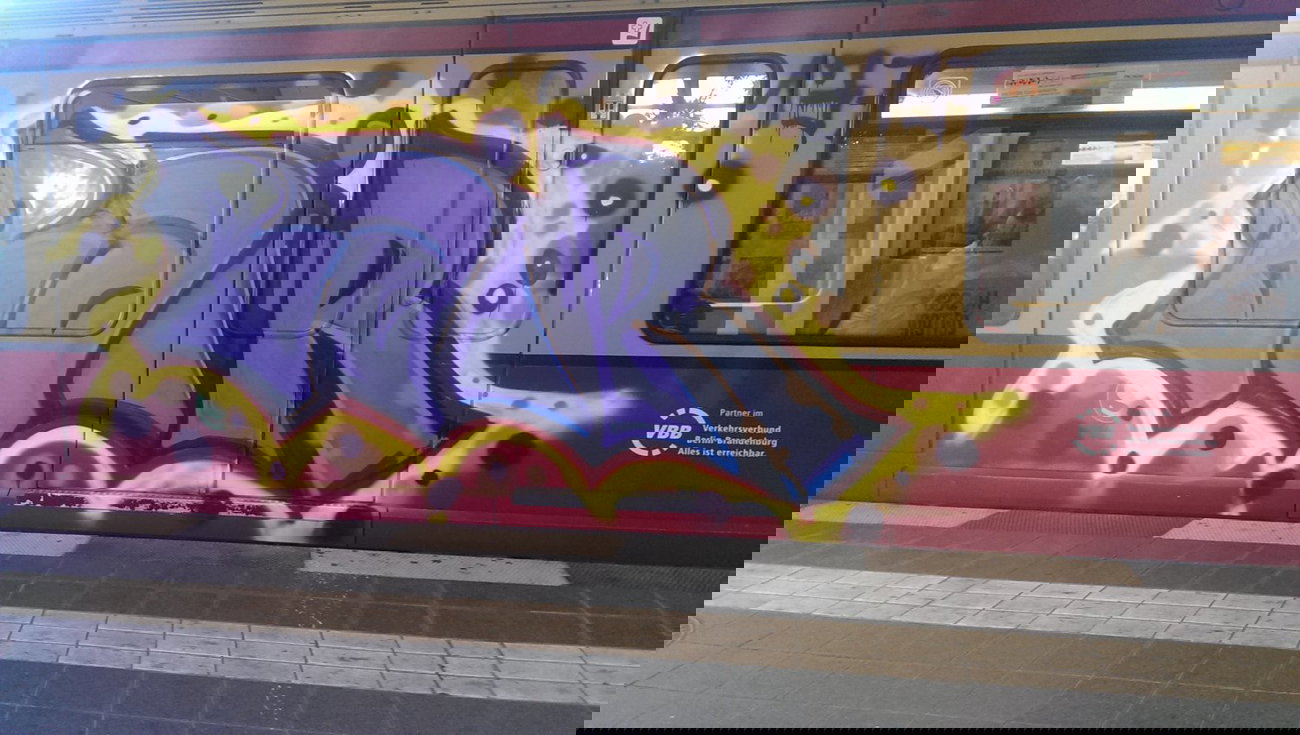 Graffiti Train - Photo by RealGOG - BAIR