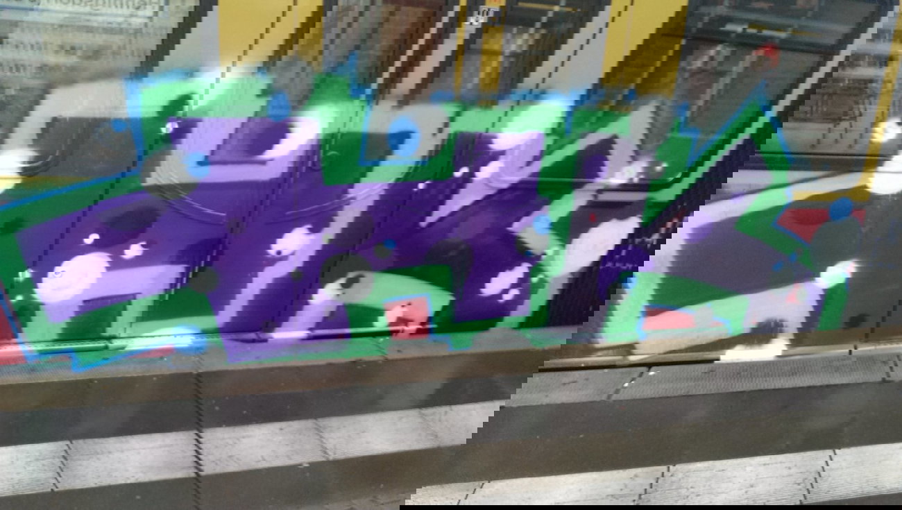 Graffiti Train - Photo by RealGOG - HK