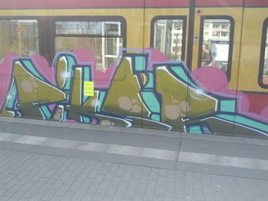 Graffiti Train - Photo by RealGOG - PIKSR