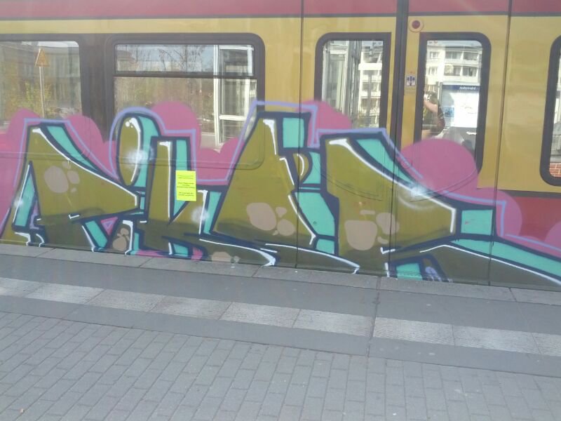Graffiti Train - Photo by RealGOG - PIKSR