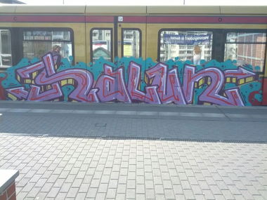 Graffiti Train - Photo by RealGOG - HALUN