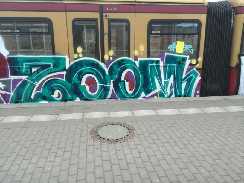 Graffiti Train - Photo by RealGOG - ZOOM