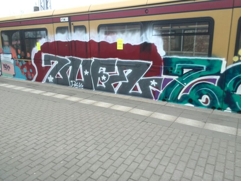 Graffiti Train - Photo by RealGOG - ZUEZ