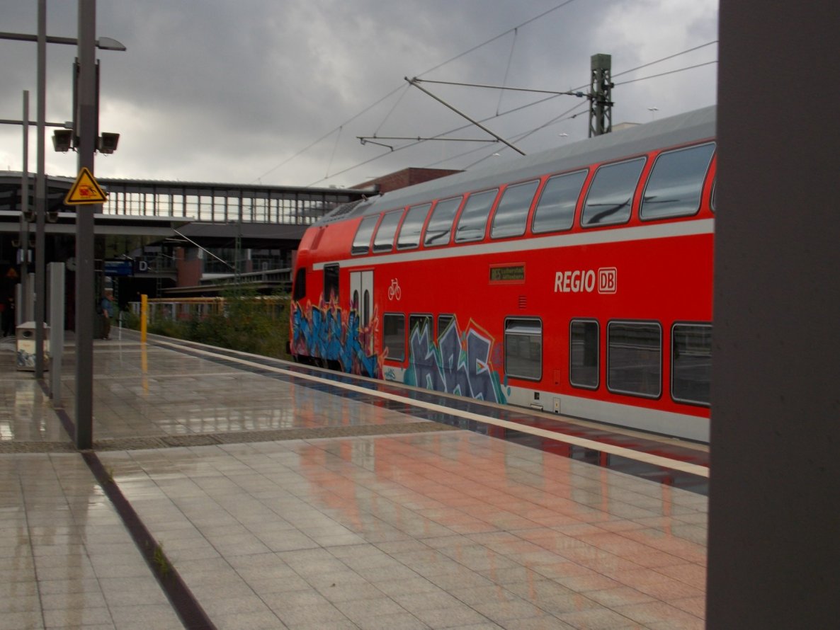 Graffiti Train - Photo by RealGOG - Sruk, KRS