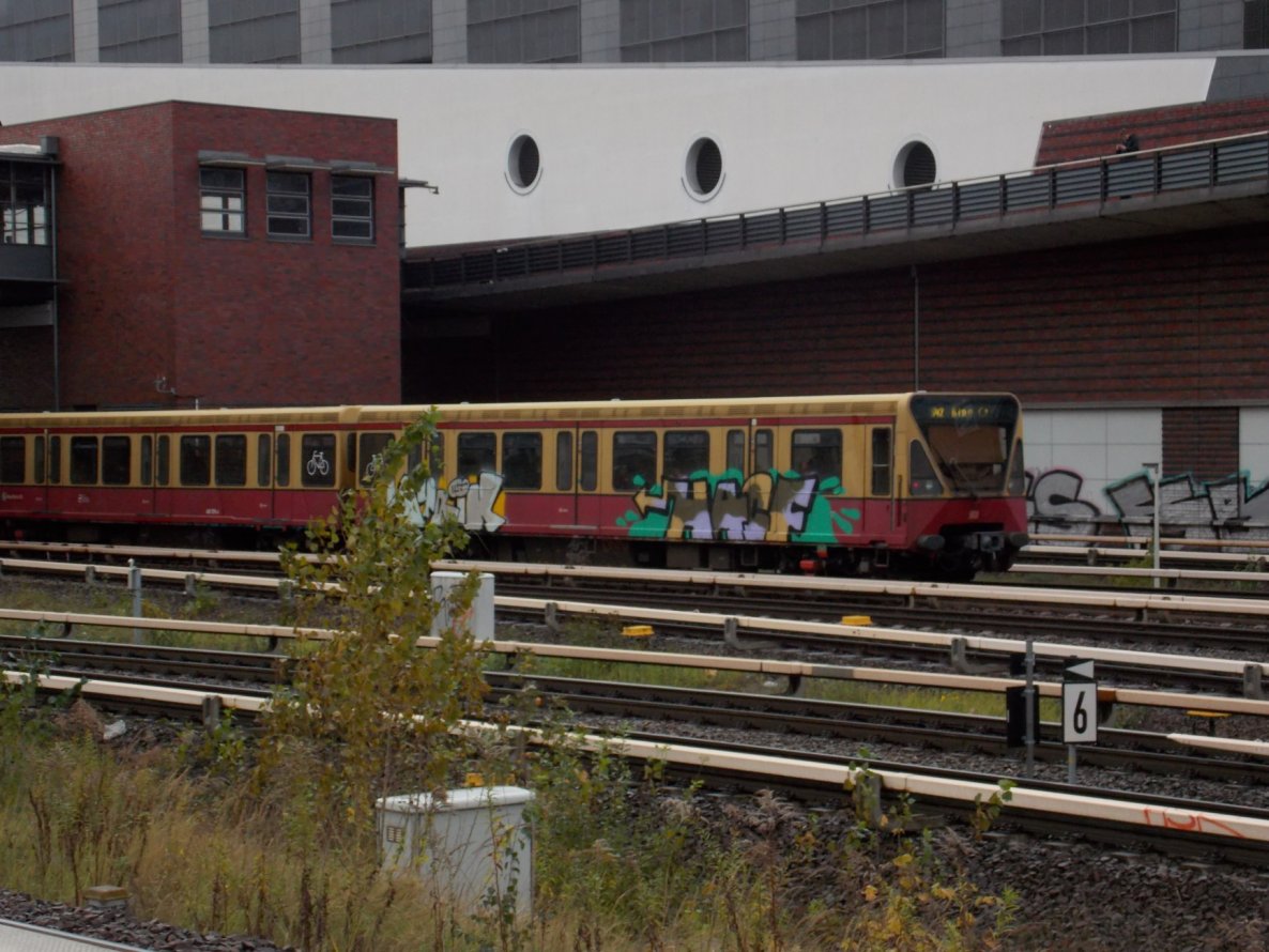 Graffiti Train - Photo by RealGOG - Lyrik, ILT, HACF