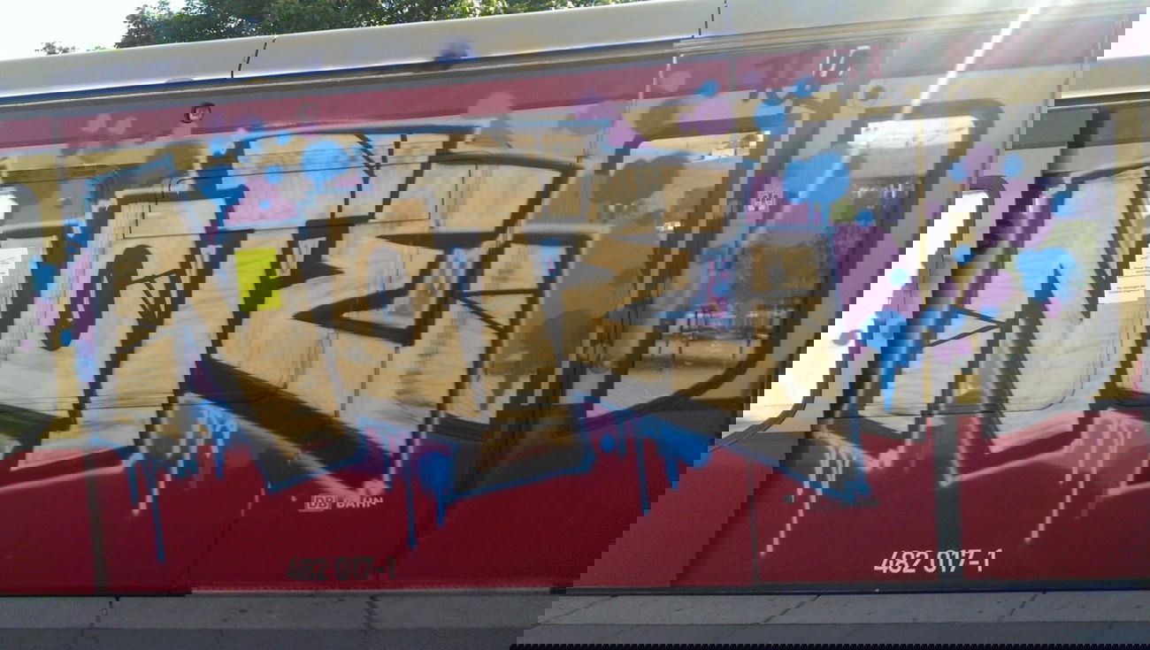 Graffiti Train - Photo by RealGOG - Note, Tuf