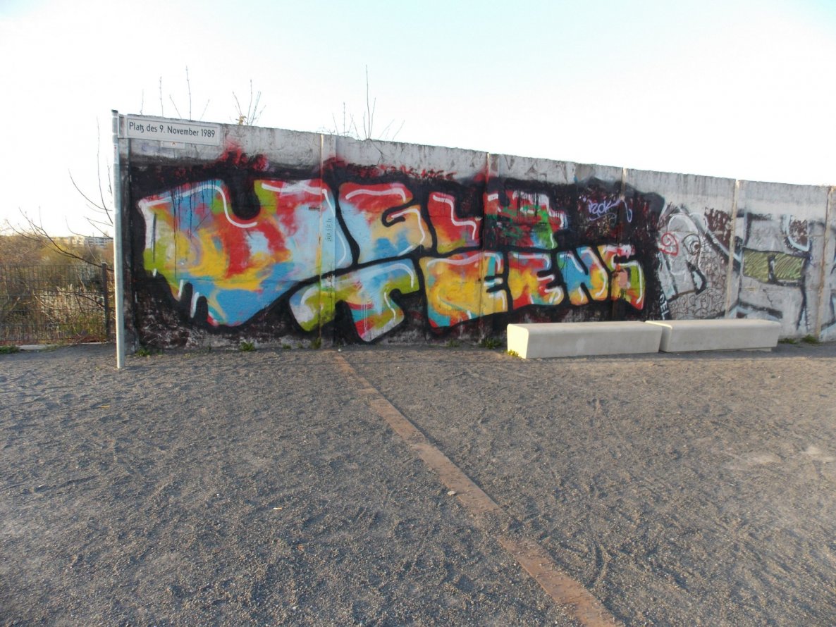 Graffiti Wall - Photo by RealGOG - UT, Ugly, Teens
