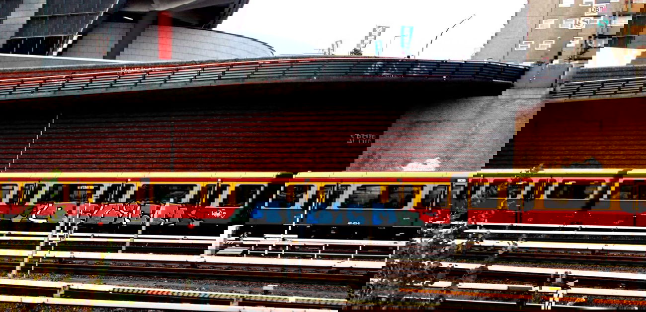 Graffiti Train - Photo by RealGOG - REBIEM (2014)