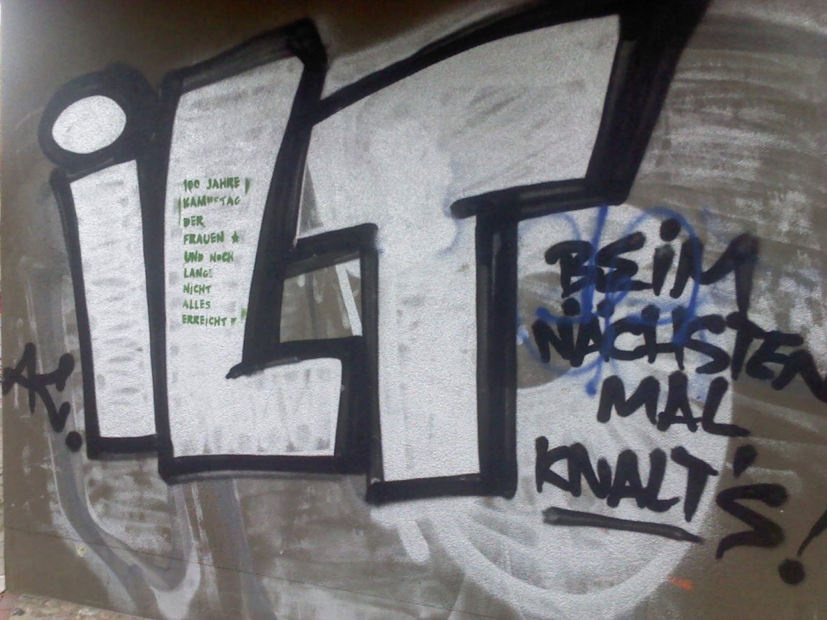 Graffiti Bombing - Photo by RealGOG - ILT