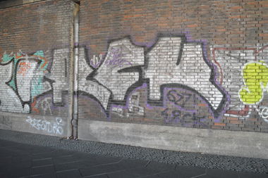 Graffiti Bombing - Photo by RealGOG - RCK;Berlin