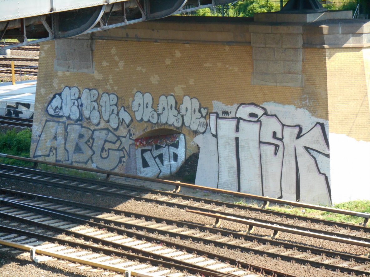 Graffiti Bombing - Photo by RealGOG - HSK, ABC, Berlin