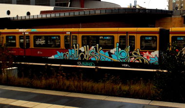Graffiti Train - Photo by RealGOG - HUSKIES, HUZKIEZ, HSK (2014)