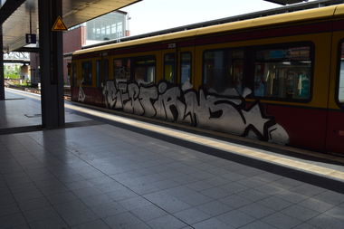 Graffiti Train - Photo by RealGOG - Reptians, Berlin