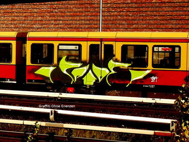 Graffiti Train - Photo by RealGOG - Spider, TBA (2014)