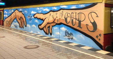 Graffiti Train - Photo by RedOrBlue - Oups, Rocko, Rck