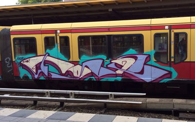 Graffiti Train - Photo by RedOrBlue - Otsi, tour, Moas