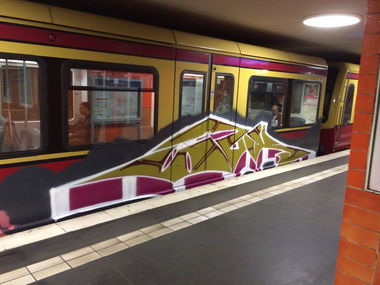 Graffiti Train - Photo by RedOrBlue - Zouk, Rck