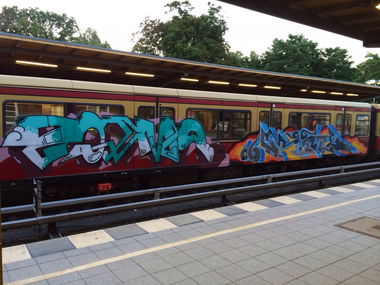 Graffiti Wall - Photo by RedOrBlue - Zoom, Create, Berlin