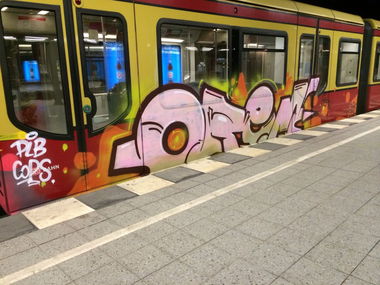Graffiti Train - Photo by RedOrBlue - Orem, Famoz, Cops