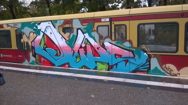 Graffiti Photo by RedOrBlue - Oups, Panel, Berlin