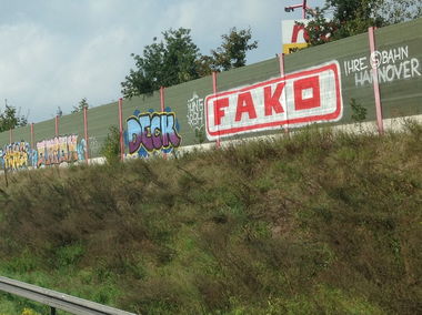 Graffiti Bombing in Garbsen - Photo by Regenman - Fako, rbh, hng