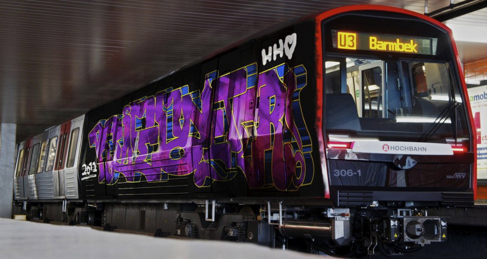 Graffiti Train in Hamburg - Photo by Reimemonster - Reimemonster, Hamburg, Train
