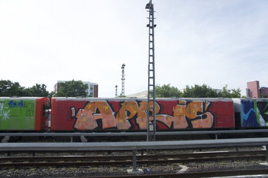 Graffiti Train in hamburg - Photo by Reimemonster - apris