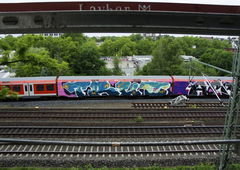 Graffiti Train in hamburg - Photo by Reimemonster - true, apris