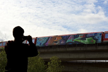 Graffiti Train in hamburg - Photo by Reimemonster - bk